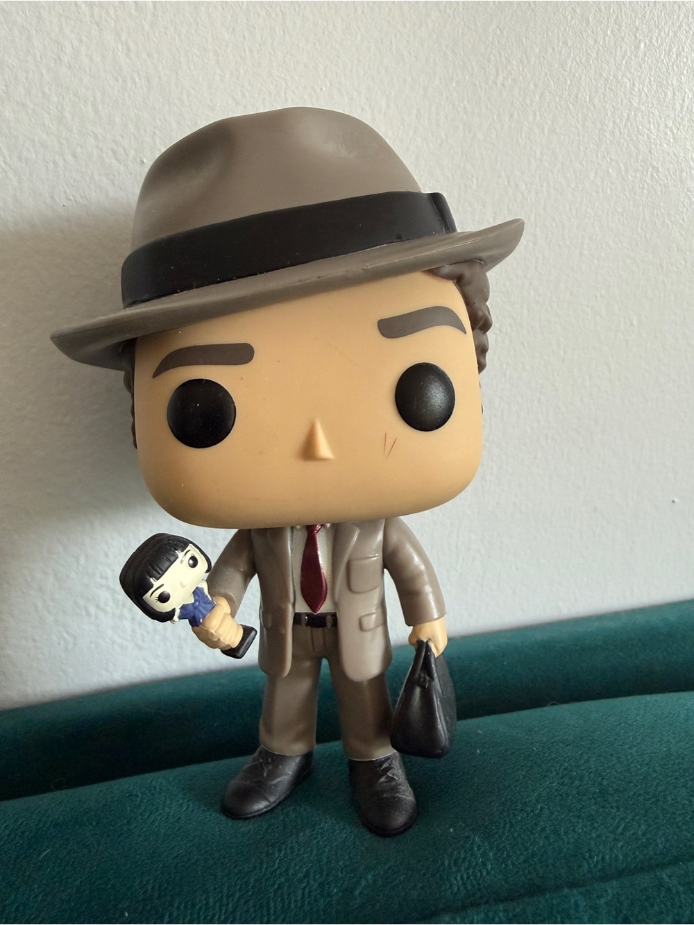 Cosmo Kramer Funko Pop with statue